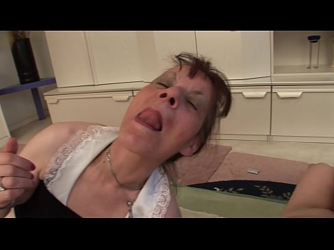 ❤️ To bestemødre og en bestefar har en trekant ❤❌ Porno hos oss